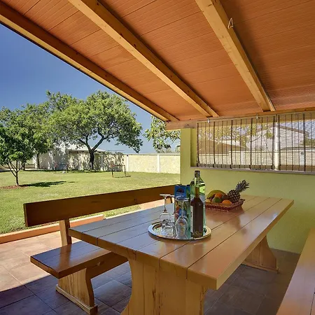 Holiday home Family Friendly House With A Parking Space - 22738 *