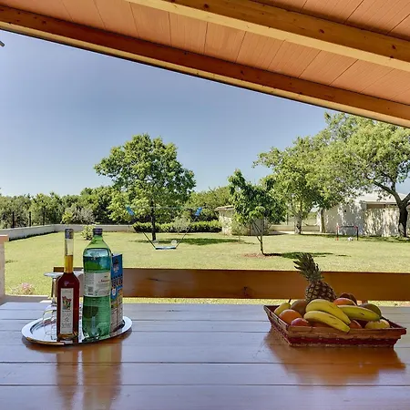 Family Friendly House With A Parking Space - 22738 Holiday home