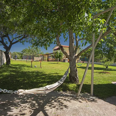 Family Friendly House With A Parking Space - 22738 * プーラ