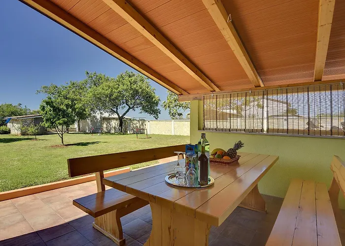 Holiday home Family Friendly House With A Parking Space - 22738 *