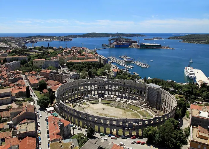 Family Friendly House With A Parking Space - 22738 *